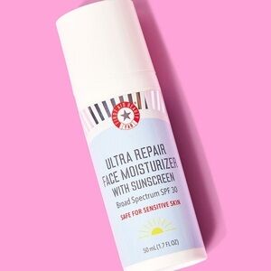 First Aid Beauty Ultra Repair Face Moisturizer With Sunscreen 50 ml